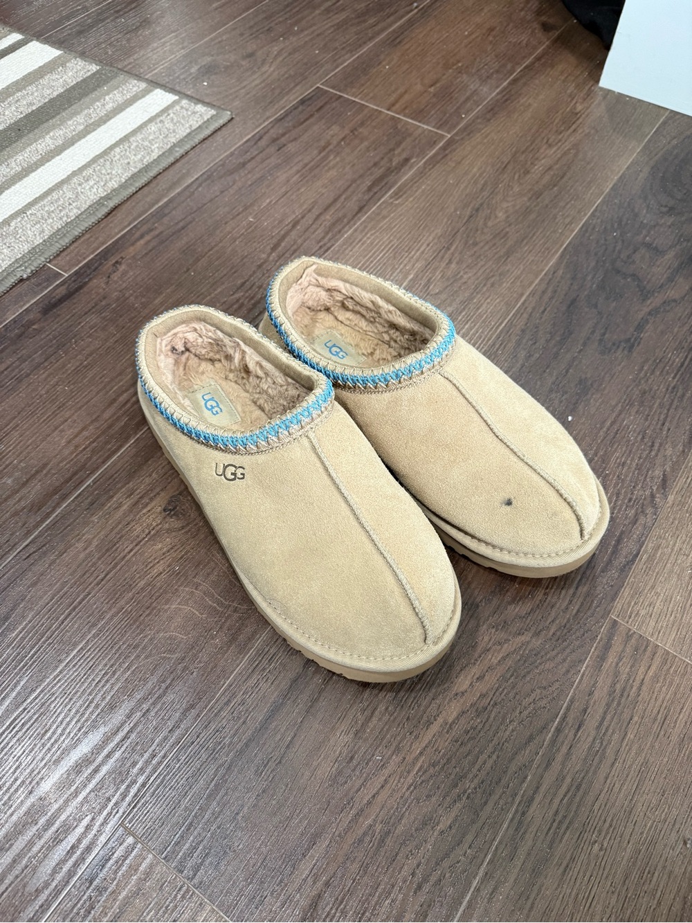 UGG Men’s Slip-On Suede Clog in Tan with Blue Trim